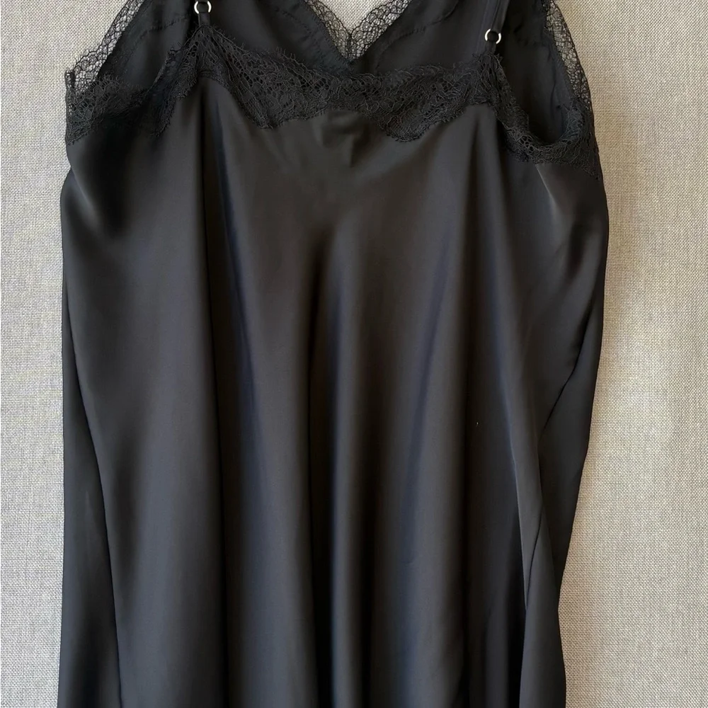 Victoria's Secret Black Lace-Trim Slip chemise large - Picture 8 of 8
